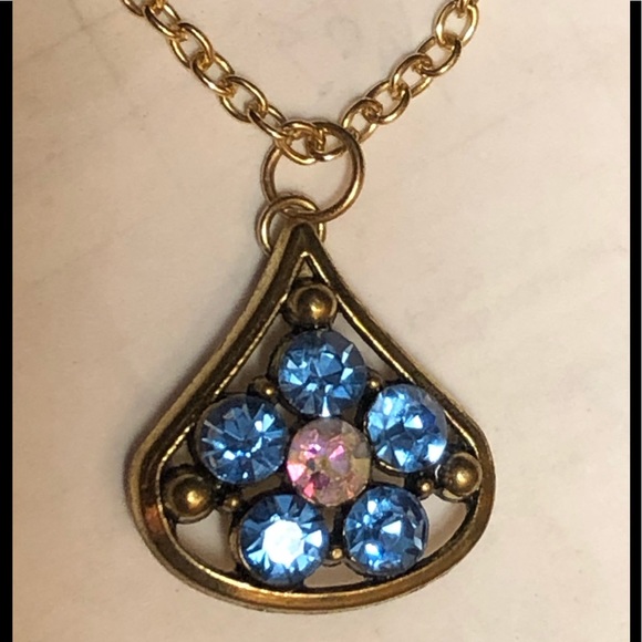 Beautiful Floral Raindrop Necklace - Picture 1 of 3